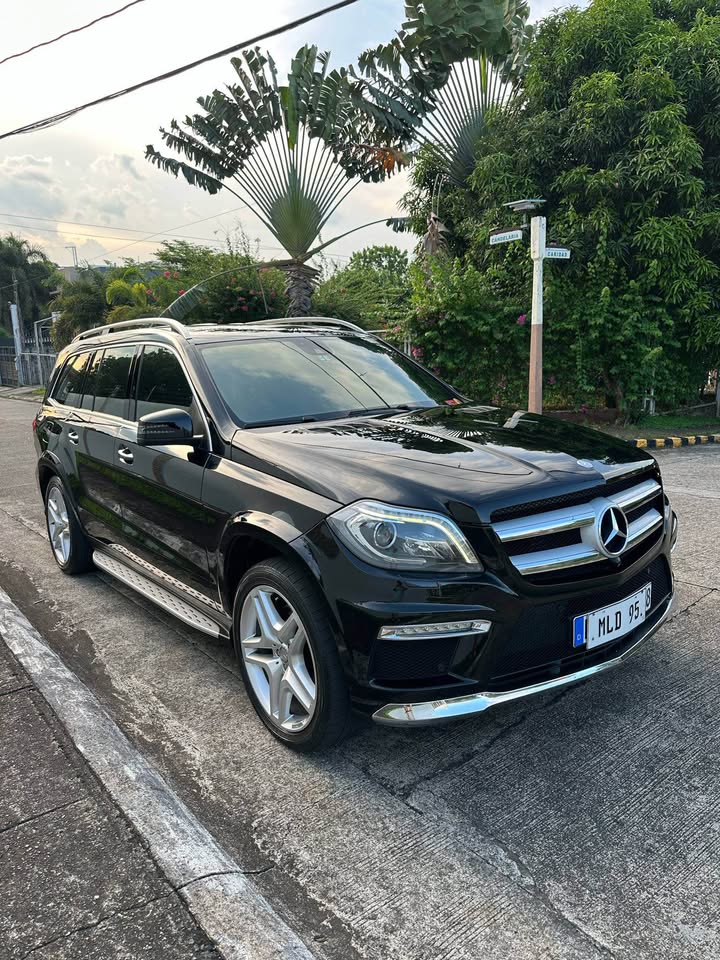 2015 Mercedes-Benz GL350 CDI AMG (Luxury SUV)